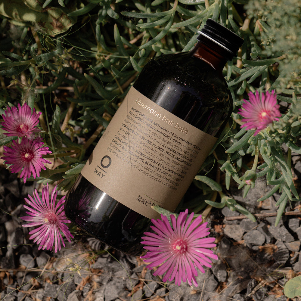 OWAY blue moon sampunas sviesintiems plaukams